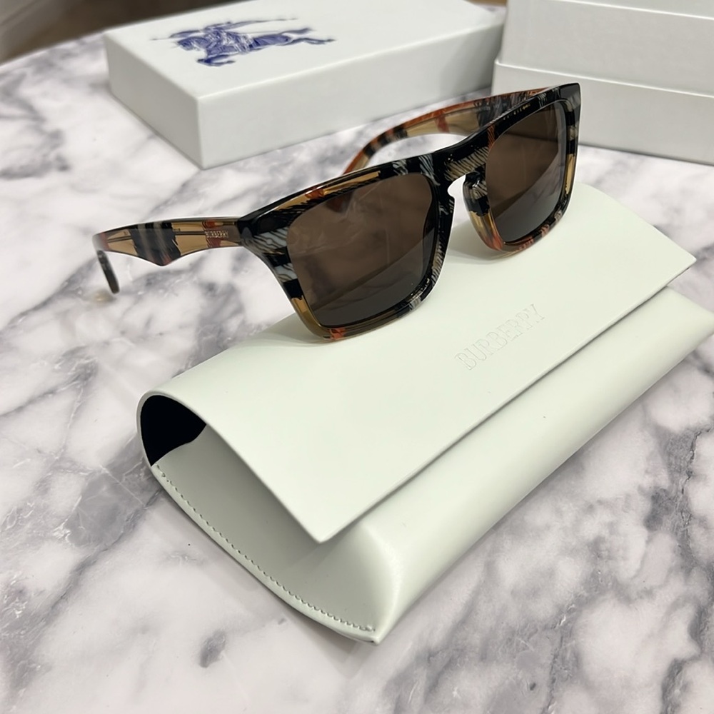 NEW Burberry | Nova Check Sunglasses Unisex Smaller Frame “Code Square”